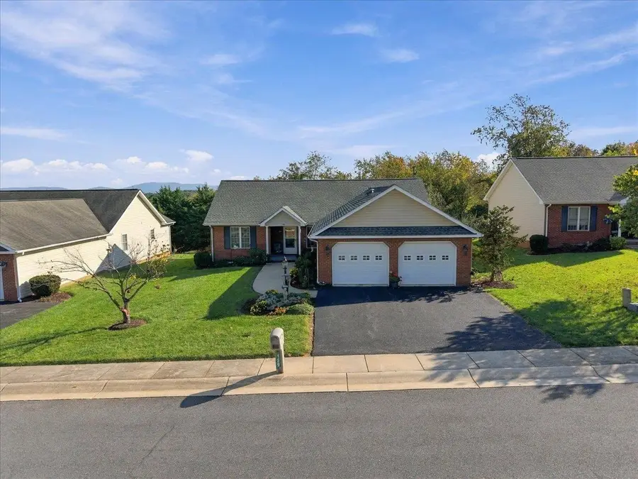 129 Red Oak Dr, Staunton, VA 24401 - #2