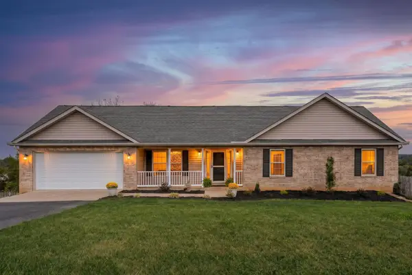101 Joy Ln, Fishersville, VA 22939