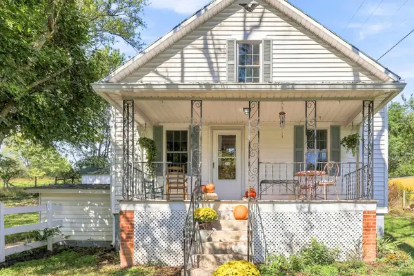 229 Pleasant View Rd, Staunton, VA 24401