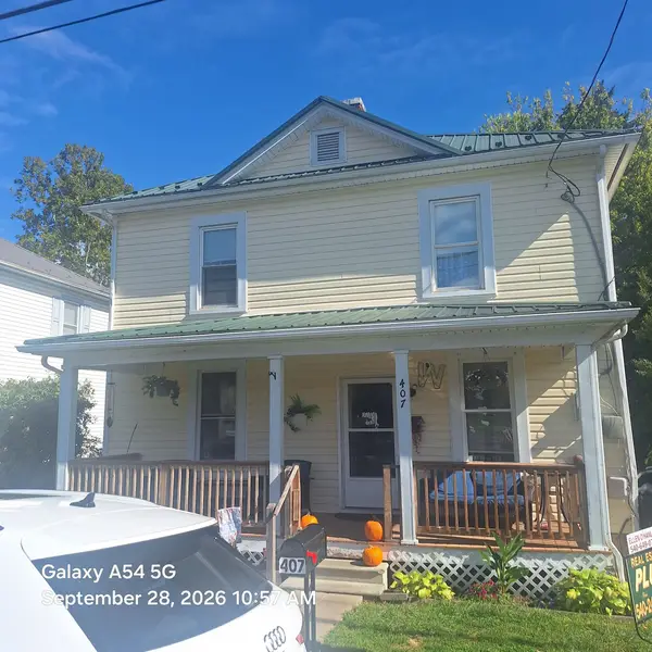 407 13th St, Waynesboro, VA 22980