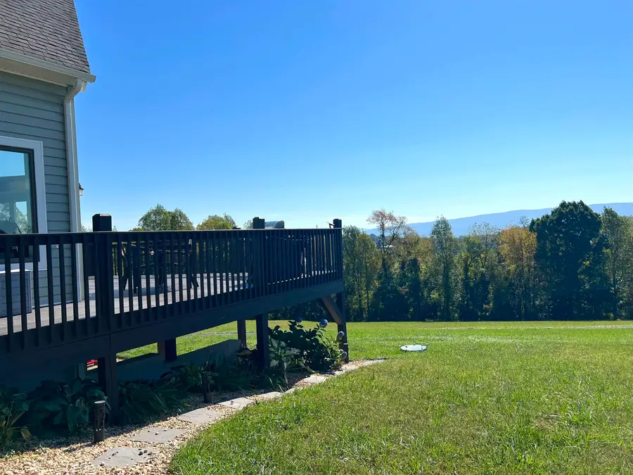 733 Chestnut Ridge Rd, Staunton, VA 24401 - #2