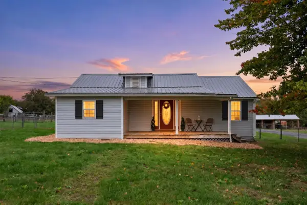 330 Howardsville Tpke, Stuarts Draft, VA 24477
