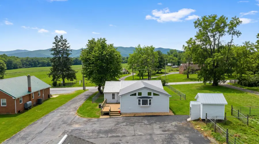 330 Howardsville Tpke, Stuarts Draft, VA 24477 - #3