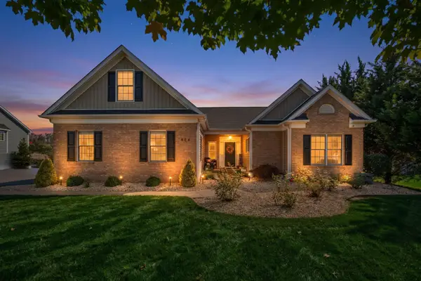 304 Gray Dr, Waynesboro, VA 22980