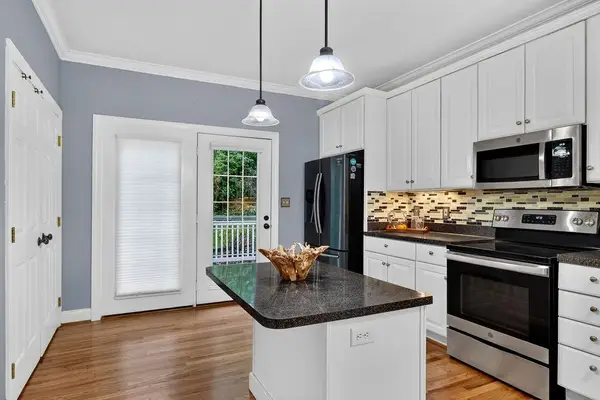 47 Villa View Dr, Staunton, VA 24401
