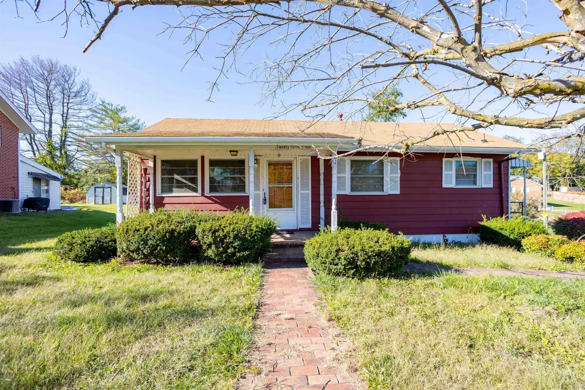 2301 Park Hill Rd, Staunton, VA 24401 - #1
