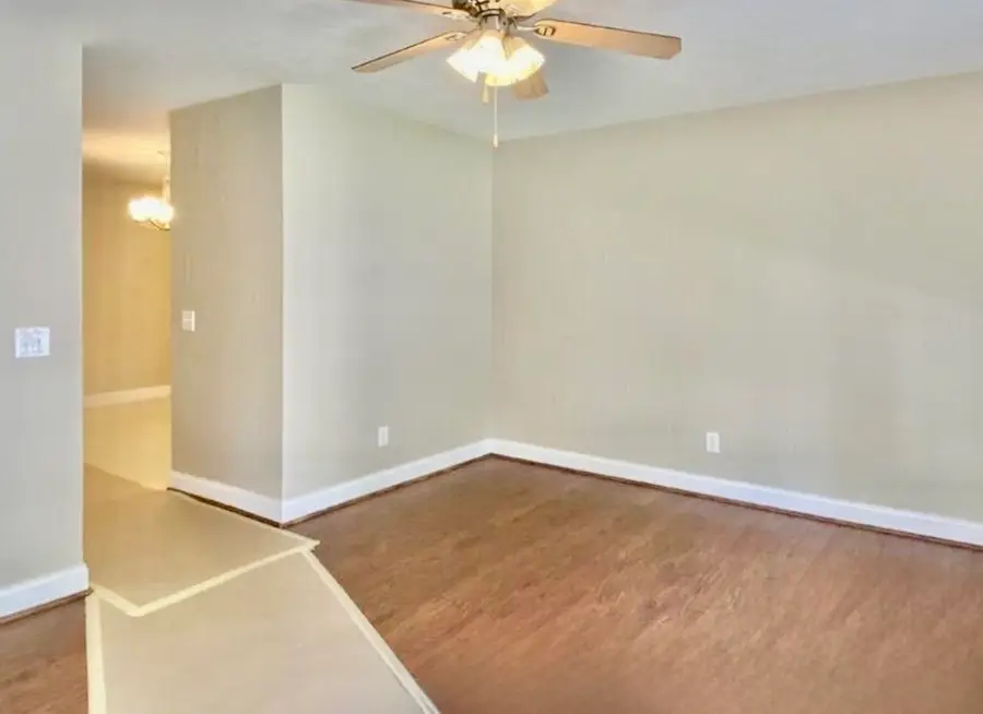 107 13th St, Grottoes, VA 24441 - #3