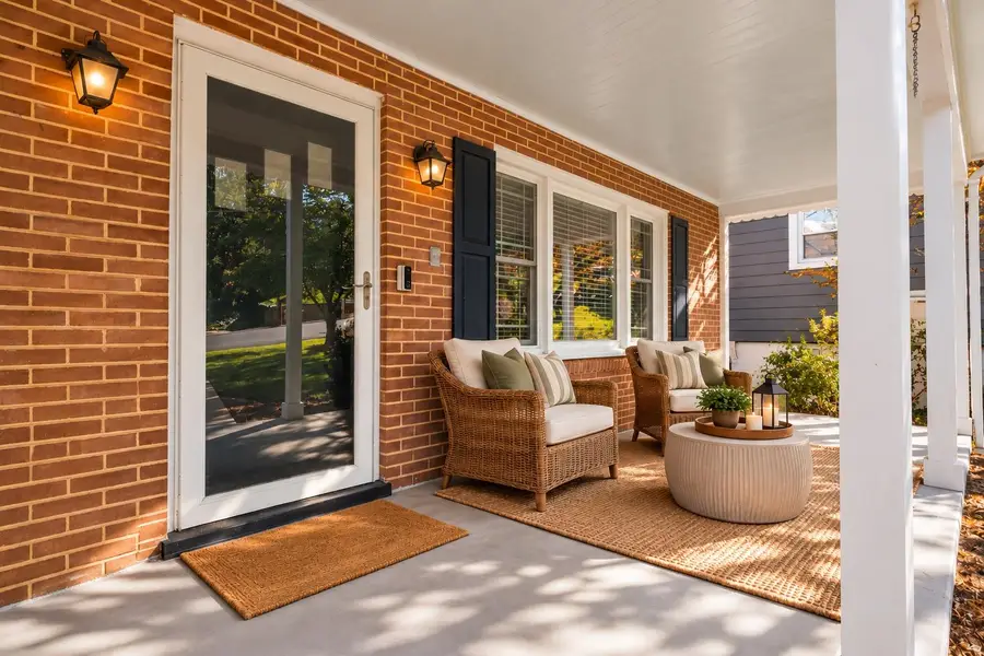 411 Hendren Ave, Staunton, VA 24401 - #3
