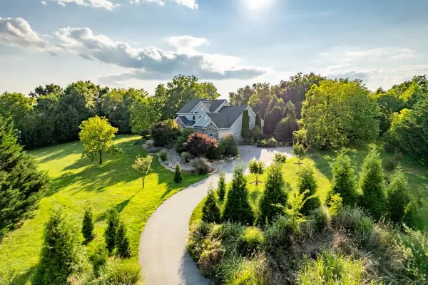 190 Ridgemore Dr, Raphine, VA 24472
