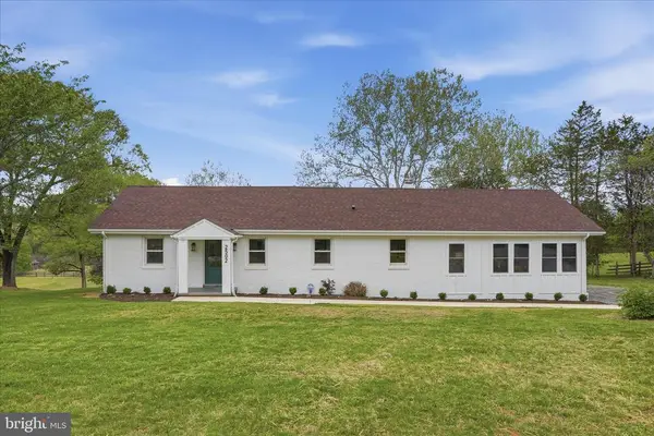 2502 Holly Springs Dr, Amissville, VA 20106