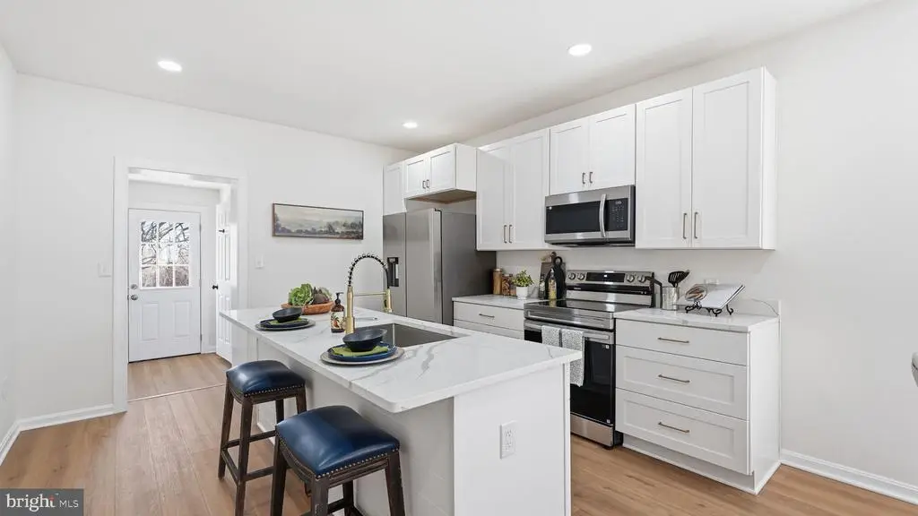 12219 River Rd, Remington, VA 22734 - #1