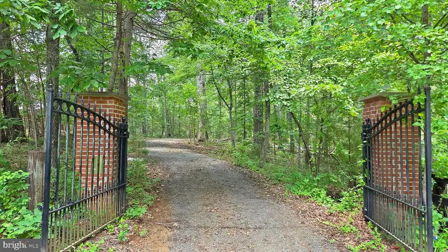 7296 Burke Ln, Warrenton, VA 20186 - #2