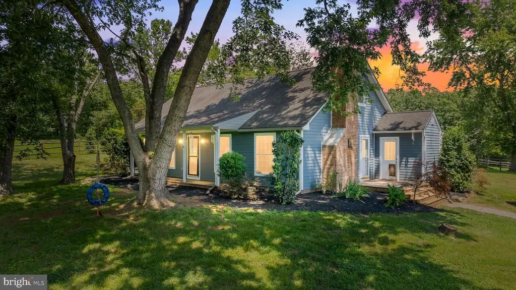 9467 Old Waterloo Rd, Warrenton, VA 20186 - Image #1