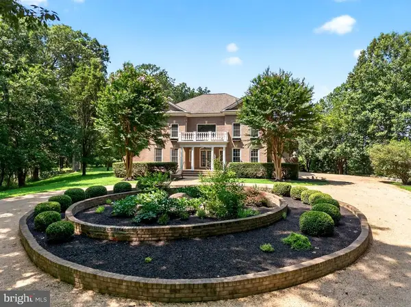 9565 Briar Ln, Delaplane, VA 