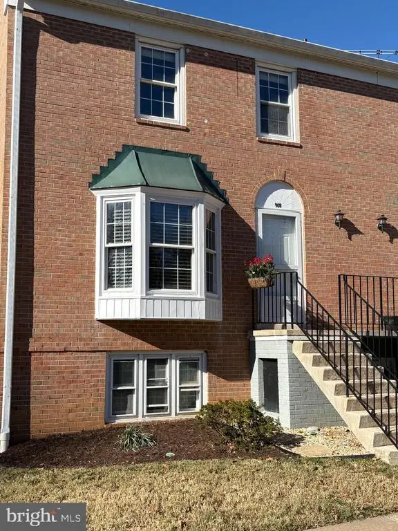 90 Leeds Ct East, Warrenton, VA 20186 - Image #1