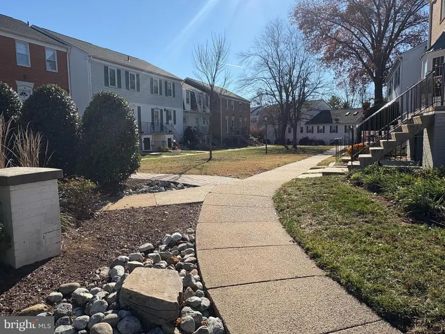 90 Leeds Ct East, Warrenton, VA 20186 - Image #2