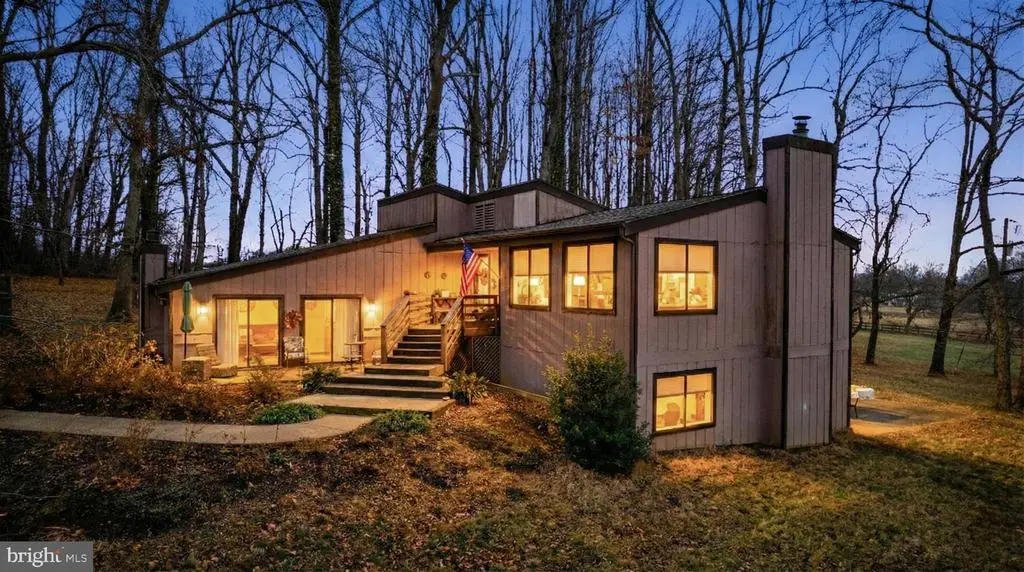 7145 Leeton Ridge Rd, Warrenton, VA 20186 - Image #1