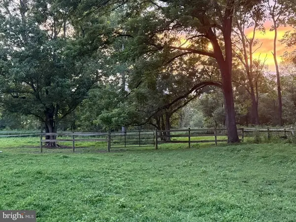 8487 Botha Rd, Warrenton, VA 20186