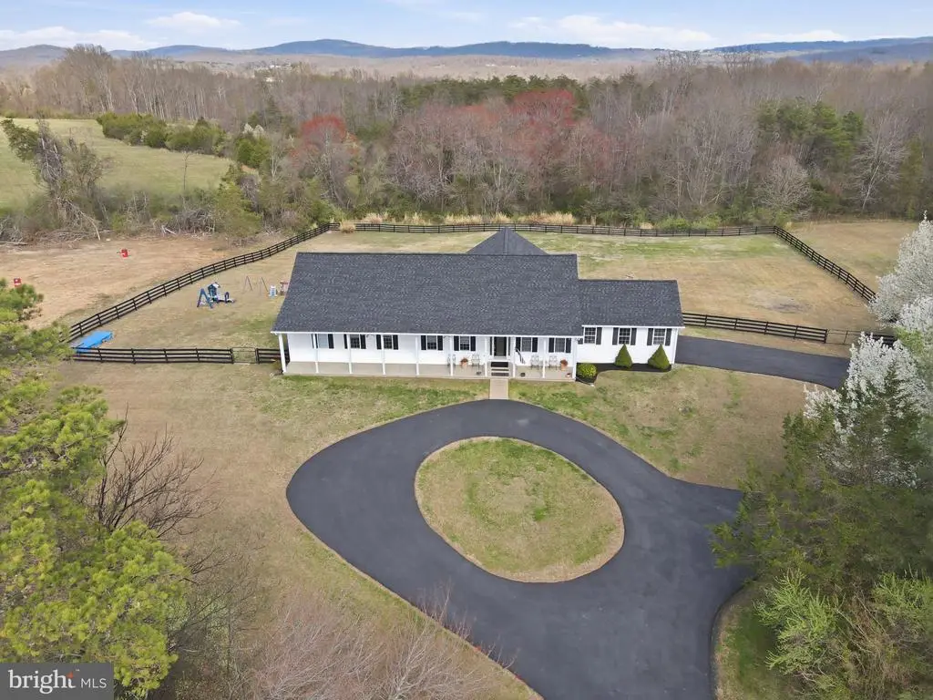 10292 Cliff Mills Rd, Marshall, VA  - #1