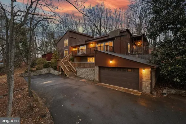 5196 Jackson Ct, Warrenton, VA 