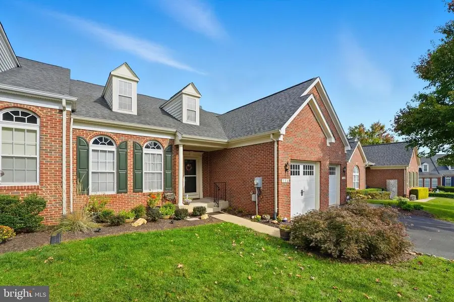 156 Topaz Ct, Warrenton, VA 20186 - #2