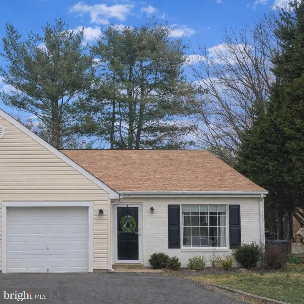 591 Plain Rd, Warrenton, VA 20186 - #1