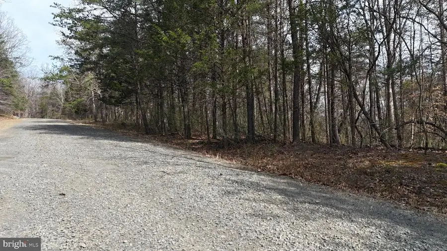 Chimney Oaks Ct, Marshall, VA  - #3