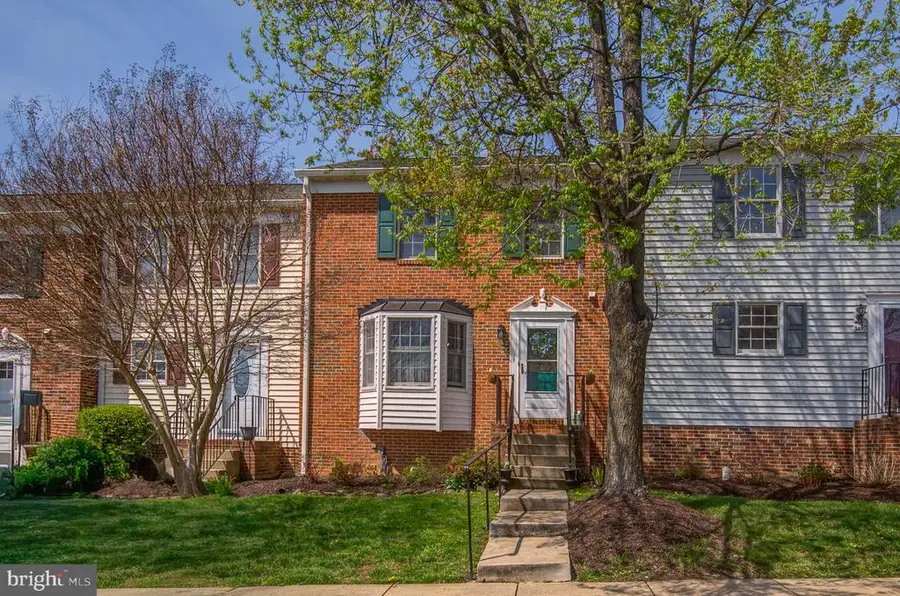 267 Fairfield Dr, Warrenton, VA 20186 - #2