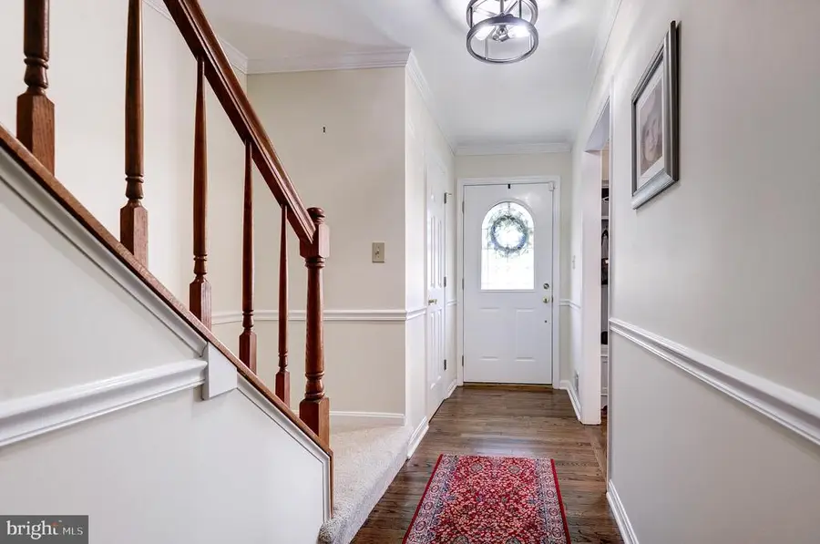 267 Fairfield Dr, Warrenton, VA 20186 - #3