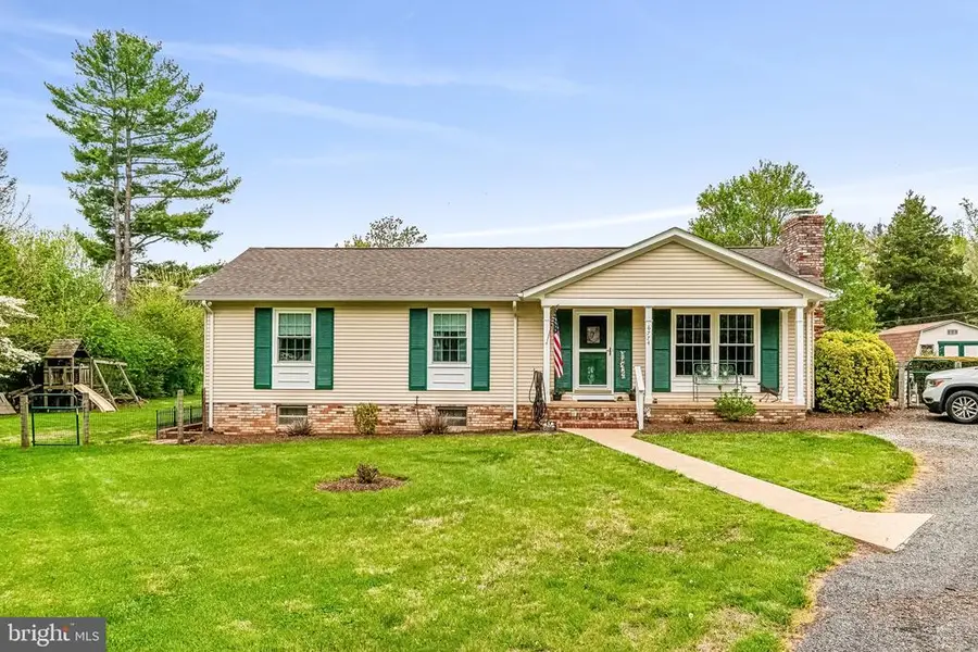 6774 Grays Mill Rd, Warrenton, VA 20187 - #2