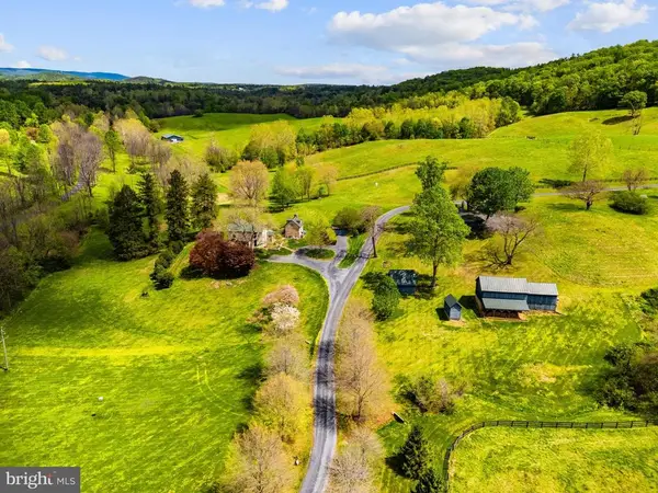 3459 Carrington Rd, Delaplane, VA 20144