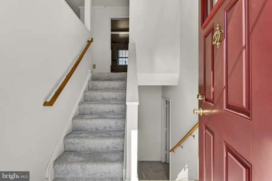 12166 Amanda Ct, Remington, VA 22734 - #2