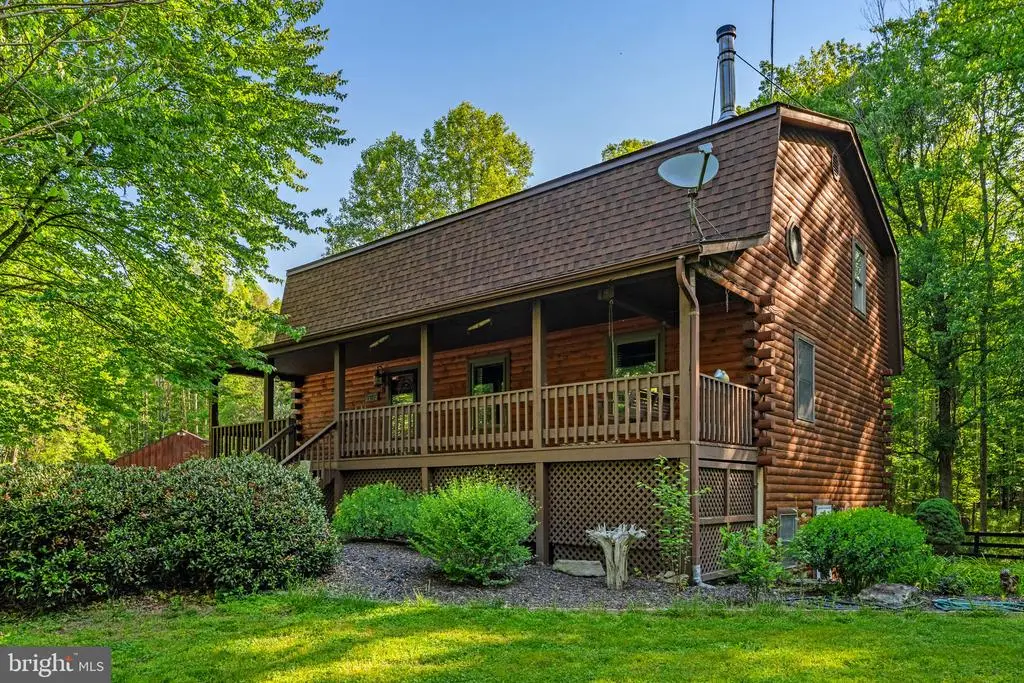 10418 Cliff Mills Rd, Marshall, VA 20115 - #1