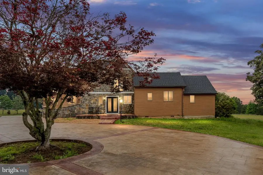 6119 Beach Rd, Midland, VA 22728 - #2