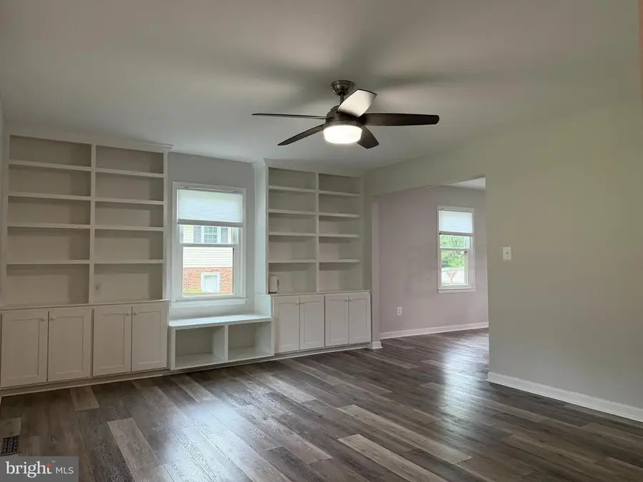 7033 Westmoreland Dr, Warrenton, VA 20187 - #3