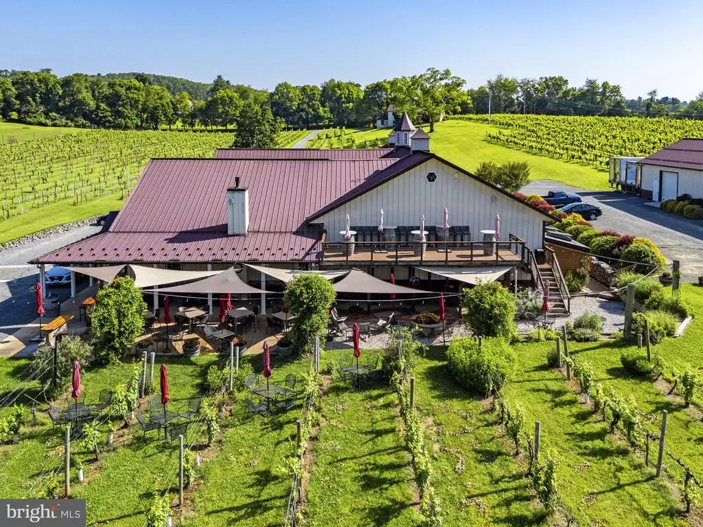 6190 Georgetown Rd, Broad Run, VA 20137 - #1