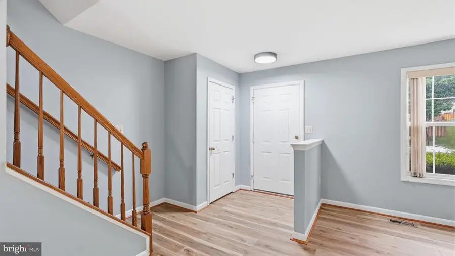 526 Highland Towne Ln, Warrenton, VA 20186 - #3
