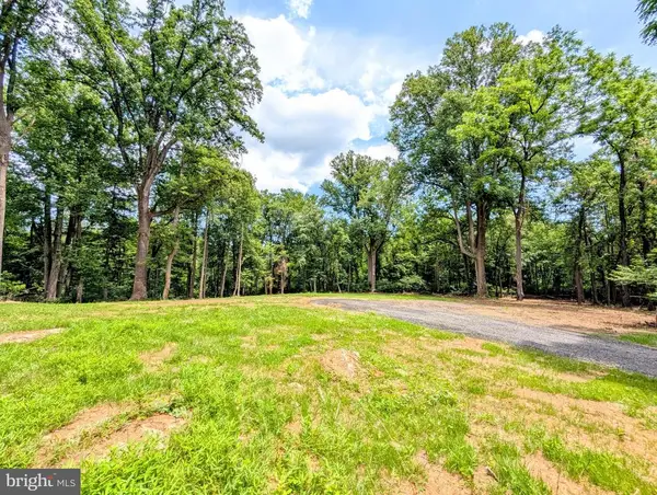 3964 Hidden Valley Ln, Marshall, VA 20115