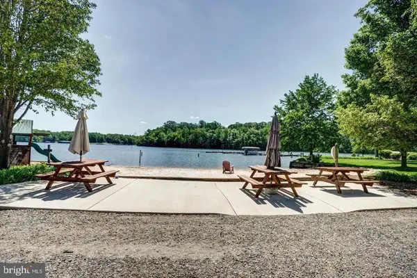 Lois Lane, Bumpass, VA 23024