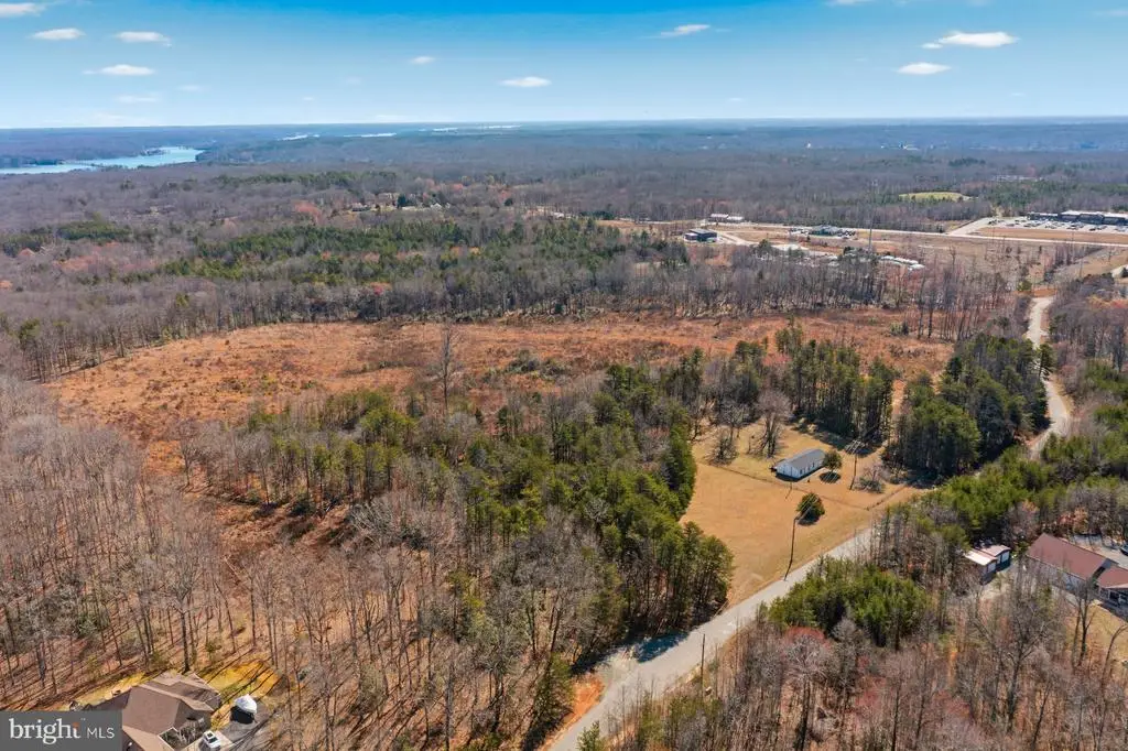 402 Oak Grove Dr, Mineral, VA 23117 - #1