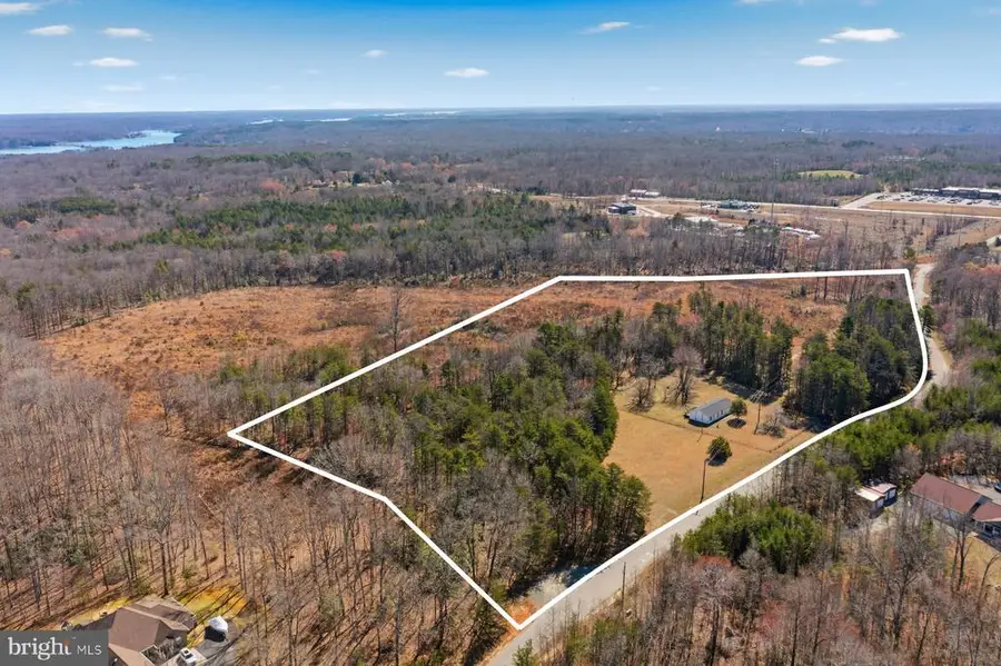 402 Oak Grove Dr, Mineral, VA 23117 - #2