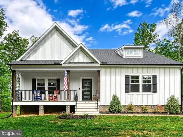 632 Noahs Landing Dr, Bumpass, VA 23024