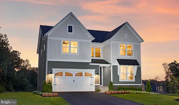 2813 White Tail Dr, Locust Grove, VA 22508