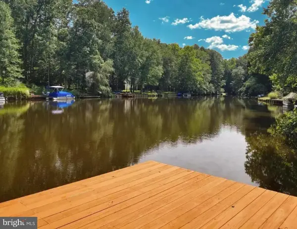 1204 Eastover Pkwy, Locust Grove, VA 22508