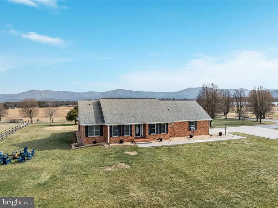 237 Preston Ln, Luray, VA 22835 - #2
