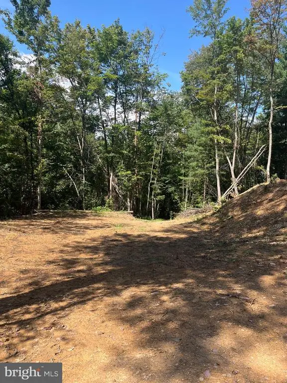 Dry Creek Rd, Luray, VA 22835