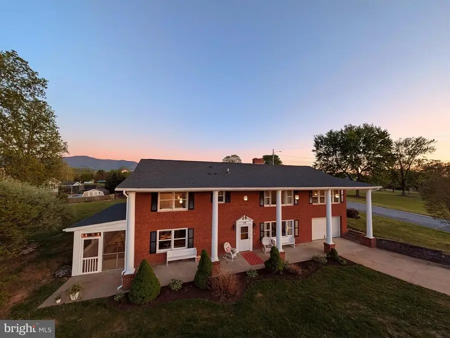 15 Painter St, Luray, VA 22835 - Image #2