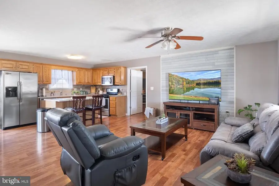 450 Creekside Dr, Luray, VA 22835 - #3