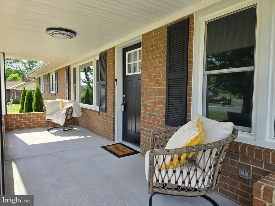 310 Main St W, Stanley, VA 22851 - #2