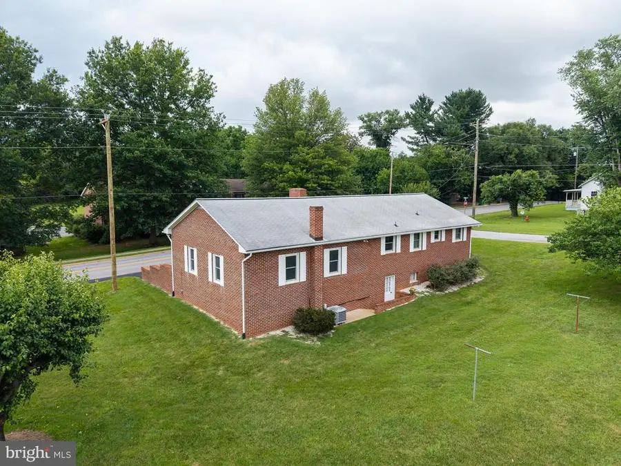 201 First St, Luray, VA 22835 - #2